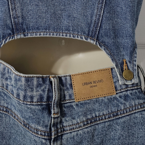 Pinafore Denim Cutout Dress. Urban Revivo - Picture 10 of 14